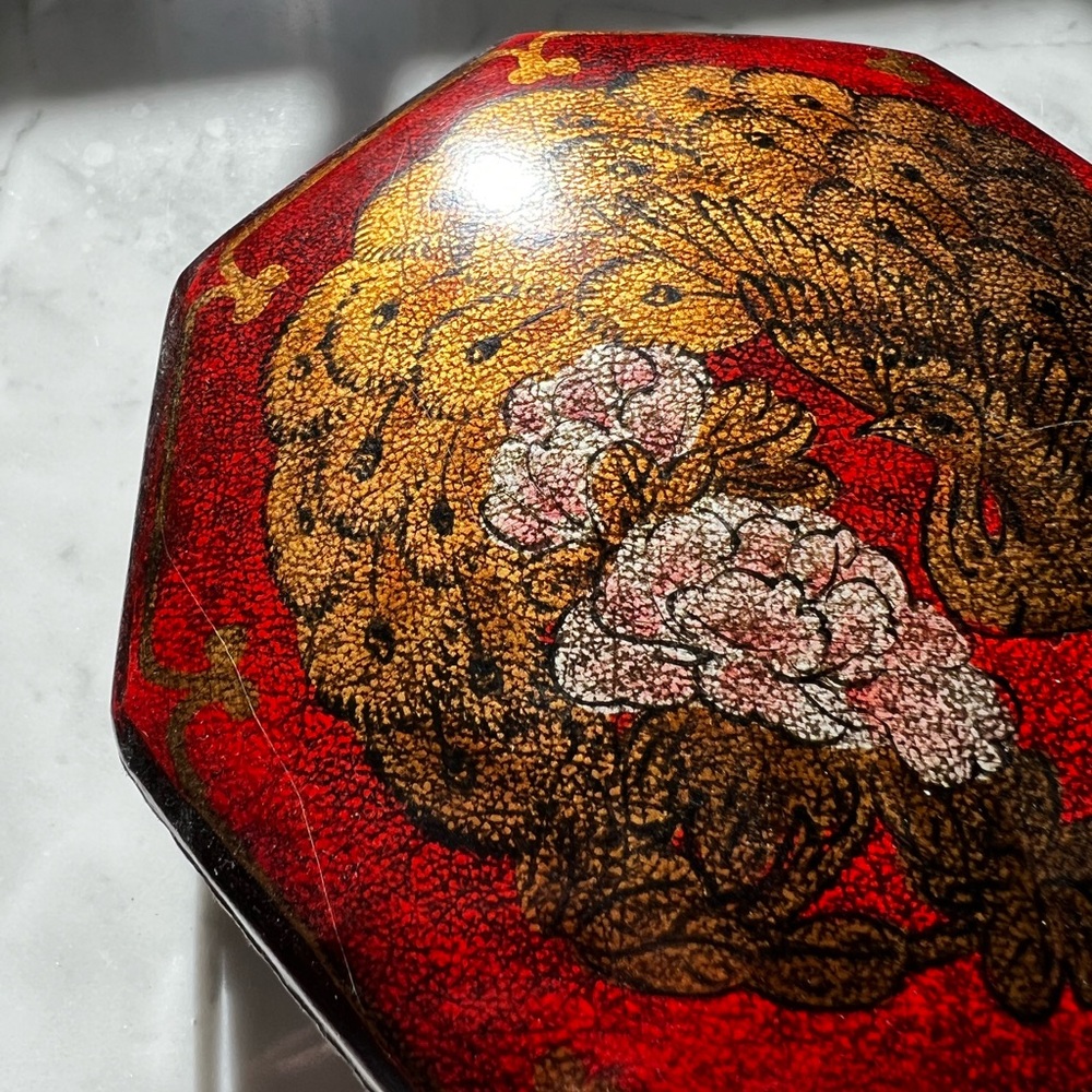 Vintage Chinese Octagonal Red Box with Peacock Depicted on Top - Picture 4 of 16